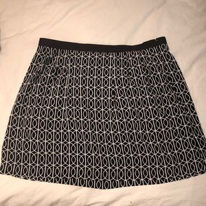 Banana Republic black patterned mini skirt